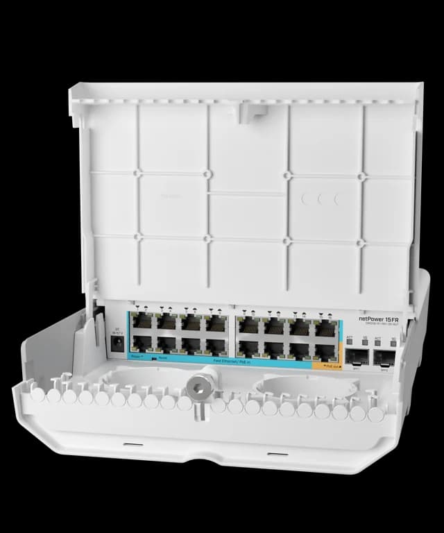 MikroTik netPower 15FR — نمای اصلی محصول روی پسزمینه ساده